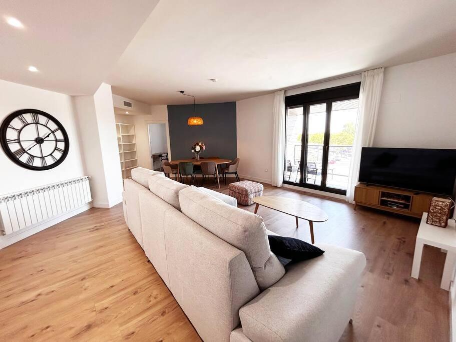 Apartamento De Cuatro Habitaciones En Talavera 탈라베라 데 라 레이나 외부 사진